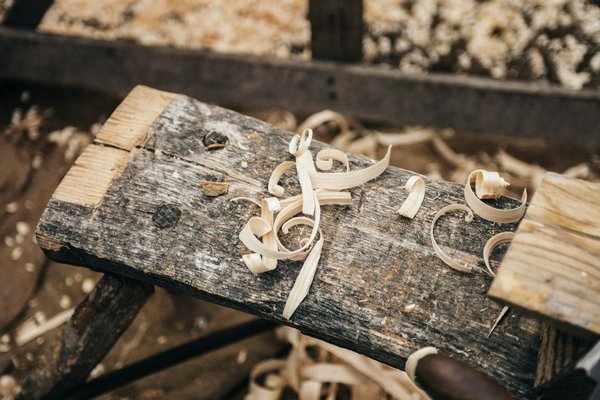 Quels outils sont utilisés pour le tournage sur bois?