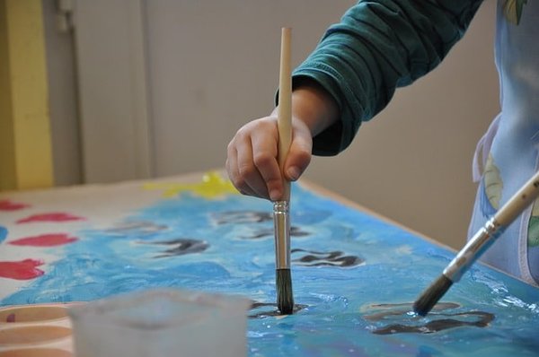 Comment créer de la texture en peinture acrylique?